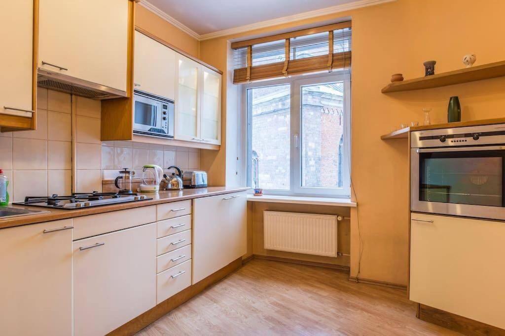 Old Town Apartment Next To Saint Peter'S Church Riga Luaran gambar