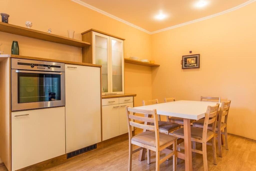 Old Town Apartment Next To Saint Peter'S Church Riga Luaran gambar
